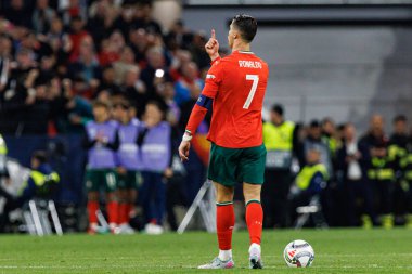 Cristiano Ronaldo, UEFA Uluslar Ligi 2025 final maçında Portekiz ve İspanya milli takımları arasında gol attıktan sonra kutlama yaparken görüldü (Maciej Rogowski)