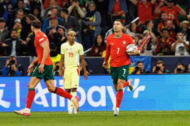 Cristiano Ronaldo, UEFA Uluslar Ligi 2025 final maçında Portekiz ve İspanya milli takımları arasında gol attıktan sonra kutlama yaparken görüldü (Maciej Rogowski)