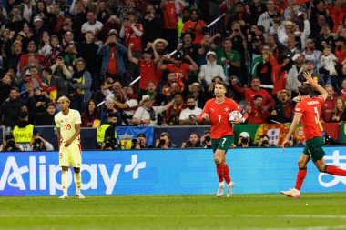 Cristiano Ronaldo, UEFA Uluslar Ligi 2025 final maçında Portekiz ve İspanya milli takımları arasında gol attıktan sonra kutlama yaparken görüldü (Maciej Rogowski)