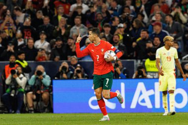 Cristiano Ronaldo, UEFA Uluslar Ligi 2025 final maçında Portekiz ve İspanya milli takımları arasında gol attıktan sonra kutlama yaparken görüldü (Maciej Rogowski)
