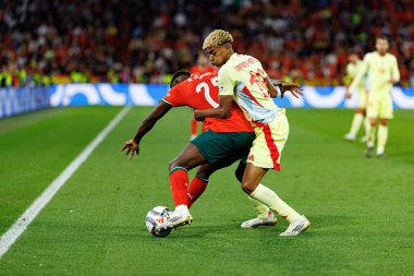 Nuno Mendes ve Lamine Yamal, UEFA Uluslar Ligi 2025 final maçında Portekiz ve İspanya milli takımları arasında görüldü (Maciej Rogowski)