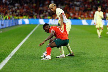 Nuno Mendes ve Lamine Yamal, UEFA Uluslar Ligi 2025 final maçında Portekiz ve İspanya milli takımları arasında görüldü (Maciej Rogowski)