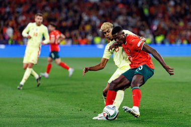 Nuno Mendes ve Lamine Yamal, UEFA Uluslar Ligi 2025 final maçında Portekiz ve İspanya milli takımları arasında görüldü (Maciej Rogowski)