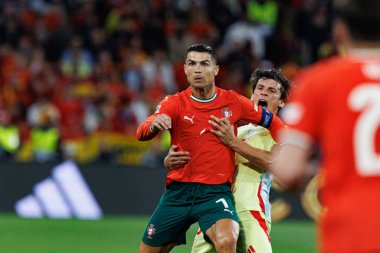 Cristiano Ronaldo ve Robin Le Normand, UEFA Uluslar Ligi 2025 final maçında Portekiz ve İspanya milli takımları arasında görüldü (Maciej Rogowski)