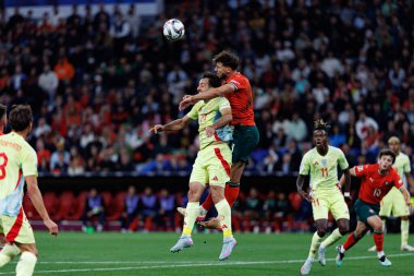 Mikel Oyarzabal ve Ruben Dias, UEFA Uluslar Ligi 2025 final maçında Portekiz ve İspanya milli takımları arasında görüldü (Maciej Rogowski)