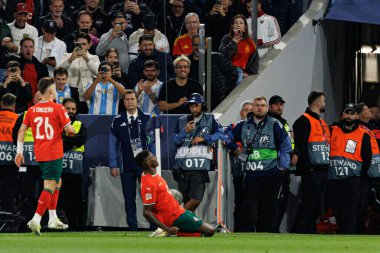 Nuno Mendes ve Francisco Conceicao, UEFA Uluslar Ligi 2025 final maçında Portekiz ve İspanya milli takımları arasında gol üstüne gol atarken görüldü (Maciej Rogowski)