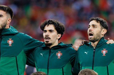 Vitinha ve Bernardo Silva, UEFA Uluslar Ligi 2025 final maçında Portekiz ve İspanya milli takımları arasında görüldü (Maciej Rogowski)