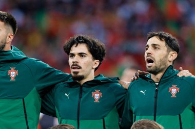 Vitinha ve Bernardo Silva, UEFA Uluslar Ligi 2025 final maçında Portekiz ve İspanya milli takımları arasında görüldü (Maciej Rogowski)