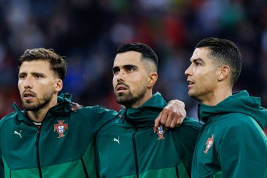 Ruben Dias, Diogo Costa ve Cristiano Ronaldo, UEFA Uluslar Ligi 2025 final maçında Portekiz ve İspanya milli takımları (Maciej Rogowski)