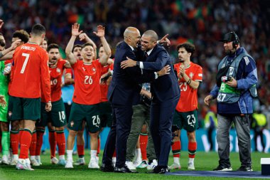 Roberto Martinez ve Pepe, UEFA Uluslar Ligi 2025 final maçında Portekiz ve İspanya milli takımları arasında görüldü (Maciej Rogowski)