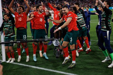 Portekiz 'in oyuncuları, UEFA Uluslar Ligi 2025 final maçında Portekiz ve İspanya milli takımları arasında kutlama yaparken görüldü (Maciej Rogowski)