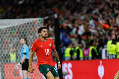 Ruben Neves, UEFA Uluslar Ligi 2025 final maçında Portekiz ve İspanya milli takımları arasında kutlama yaparken görüldü (Maciej Rogowski)