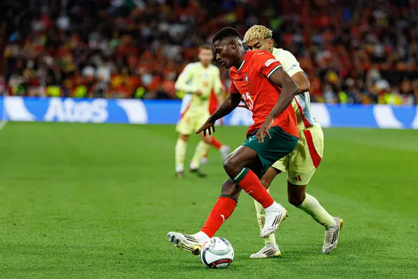 Nuno Mendes ve Lamine Yamal, UEFA Uluslar Ligi 2025 final maçında Portekiz ve İspanya milli takımları arasında görüldü (Maciej Rogowski)