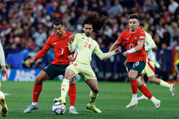 Cristiano Ronaldo, Marc Cucurella ve Francisco Conceicao, UEFA Uluslar Ligi 2025 final maçında Portekiz ve İspanya milli takımları arasında görüldü (Maciej Rogowski)