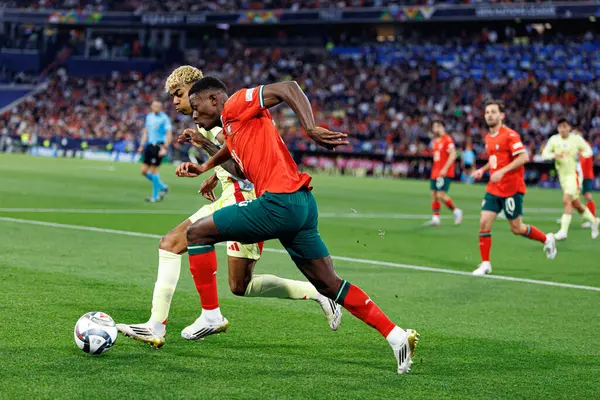 Lamine Yamal ve Nuno Mendes, UEFA Uluslar Ligi 2025 final maçında Portekiz ve İspanya milli takımları arasında görüldü (Maciej Rogowski)