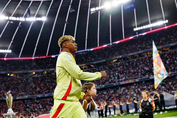 Lamine Yamal, UEFA Uluslar Ligi 2025 final maçında Portekiz ve İspanya milli takımları arasında görüldü (Maciej Rogowski)