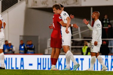 Jakub Kiwior ve Robert Ivanov, Finlandiya ve Polonya milli takımları arasında oynanan 2026 Dünya Kupası Avrupa ön eleme maçında görüldü (Maciej Rogowski)