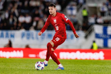 Dünya Kupası 2026 Avrupa ön eleme maçında Finlandiya ve Polonya milli takımları arasında Sebastian Szymanski görüldü (Maciej Rogowski)