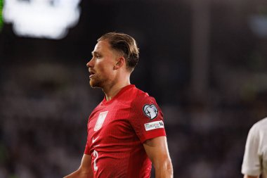 Matty Cash, Finlandiya ve Polonya milli takımları arasında oynanan 2026 Dünya Kupası ön eleme maçında görüldü (Maciej Rogowski))