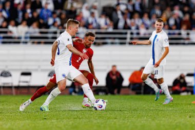 Jere Uronen ve Matty Cash, Finlandiya ve Polonya milli takımları arasındaki Dünya Kupası 2026 Avrupa ön eleme maçında görüldü (Maciej Rogowski)