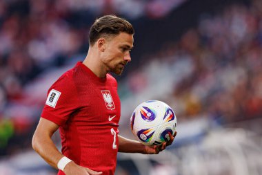 Matty Cash, Finlandiya ve Polonya milli takımları arasında oynanan 2026 Dünya Kupası ön eleme maçında görüldü (Maciej Rogowski))