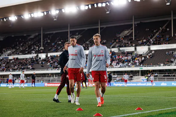 Jan Bednarek ve Mateusz Skrzypczak, 2026 Dünya Kupası 'nda Finlandiya ve Polonya milli takımları arasında oynanan Avrupa ön eleme maçında görüldü (Maciej Rogowski)