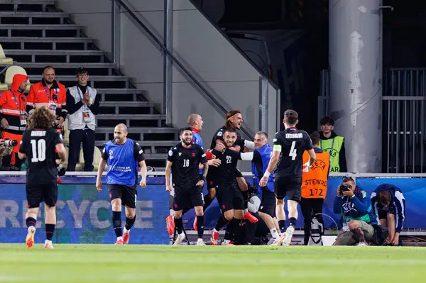 Gürcistan 'ın oyuncuları, Polonya ve Gürcistan milli takımları arasında oynanan UEFA U-21 2025 maçında gol üstüne gol atarken görüldü (Maciej Rogowski)