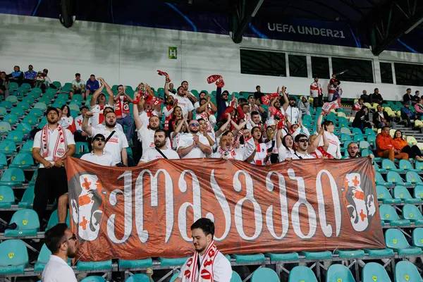 Polonya ve Gürcistan milli takımları arasında oynanan UEFA Euro U-21 2025 maçında Gürcistan taraftarları görülüyor (Maciej Rogowski)