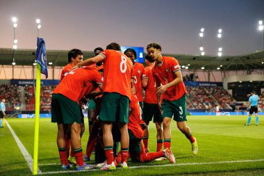 Portekiz 'in oyuncuları, Portekiz ve Polonya milli takımları arasında oynanan UEFA Euro U-21 2025 maçında Geovany Quenda' dan gol üstüne gol atarken görüldü (Maciej Rogowski)
