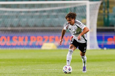 UEFA Avrupa Ligi 1. tur eleme maçında Migouel Alfarela, Stadion Miejski Legii Warszawa 'daki Legia Warszawa ve FK Aktobe takımları arasında oynandı.)