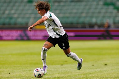 UEFA Avrupa Ligi 1. tur eleme maçında Migouel Alfarela, Stadion Miejski Legii Warszawa 'daki Legia Warszawa ve FK Aktobe takımları arasında oynandı.)