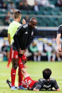 Gaby Kiki ve Georgi Zhukov, UEFA Avrupa Ligi 1. tur eleme maçında Stadion Miejski Legii Warszawa 'daki Legia Warszawa ve FK Aktobe takımları arasında oynandı.)