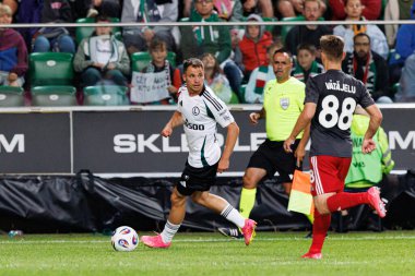 UEFA Avrupa Ligi 1. tur eleme maçında Kacper Chodyna, Legia Warszawa ve FK Aktobe takımları arasında Stadion Miejski Legii Warszawa 'da (Maciej Rogowski)