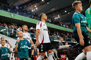 Steve Kapuadi, UEFA Avrupa Ligi 1. tur eleme maçında Stadion Miejski Legii Warszawa 'daki Legia Warszawa ve FK Aktobe takımları arasında oynandı.)