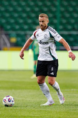 UEFA Avrupa Ligi 1. tur eleme maçında Rafal Augustyniak, Legia Warszawa ve FK Aktobe takımları arasında Stadion Miejski Legii Warszawa 'da (Maciej Rogowski)