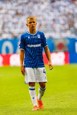 Antoni Kozubal, Süper Puchar Polski maçında Lech Poznan ve Legia Warszawa (Maciej Rogowski) takımları arasında görüldü.)