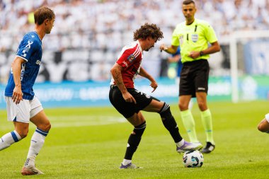 Migouel Alfarela, Süper Puchar Polski maçında Lech Poznan ve Legia Warszawa (Maciej Rogowski) takımları arasında görüldü.)