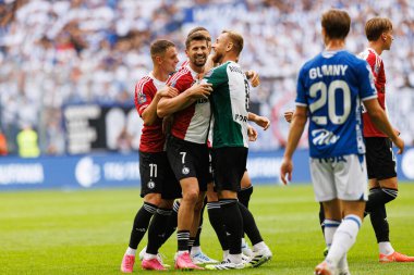 Legia oyuncuları, Süper Puchar Polski maçında Pawel Wszolek 'in 25 / 26' lık galibiyetini Lech Poznan ve Legia Warszawa (Maciej Rogowski)