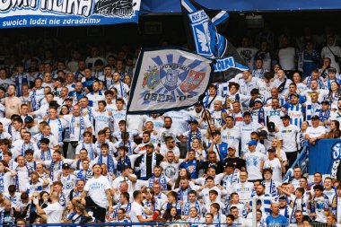 Lech taraftarları Süper Puchar Polski maçında Lech Poznan ve Legia Warszawa (Maciej Rogowski)