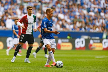 Antoni Kozubal, Süper Puchar Polski maçında Lech Poznan ve Legia Warszawa (Maciej Rogowski) takımları arasında görüldü.)
