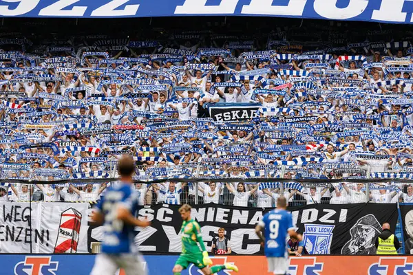 Lech taraftarları Süper Puchar Polski maçında Lech Poznan ve Legia Warszawa (Maciej Rogowski)