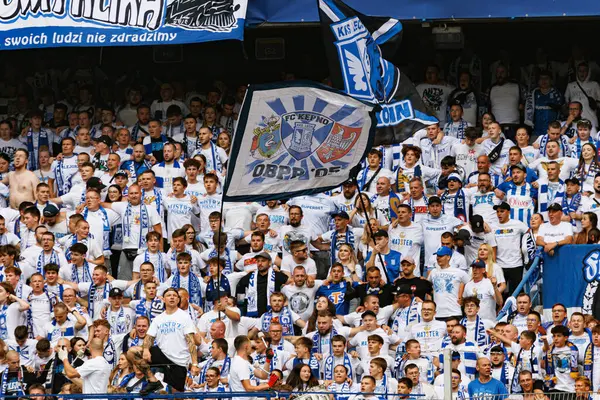 Lech taraftarları Süper Puchar Polski maçında Lech Poznan ve Legia Warszawa (Maciej Rogowski)