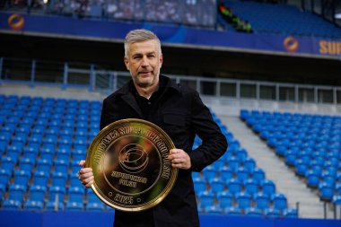 Edward Iordanescu, Süper Puchar Polski maçında Lech Poznan ve Legia Warszawa (Maciej Rogowski) takımları arasında görüldü.)