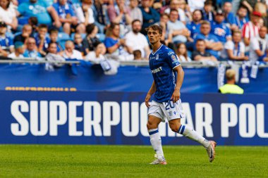 Robert Gumny, Süper Puchar Polski maçında Lech Poznan ve Legia Warszawa (Maciej Rogowski) takımları arasında görüldü.)