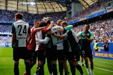 Legia oyuncuları, Lech Poznan ve Legia Warszawa (Maciej Rogowski) takımları arasında oynanan Süper Puchar Polski maçında Ilya Shkurin 'den gol üstüne gol atarken görüldü.)