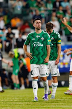 Roberto Alves PKO BP Ekstraklasa maçında Radomiak Radom ve Pogon Szczecin (Maciej Rogowski) takımları arasında kutlama yaparken görüldü.)