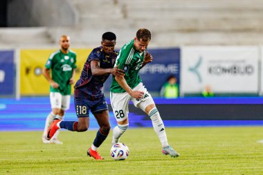 Paul Mukairu abd Michal Kaput PKO BP Ekstraklasa maçı sırasında Radomiak Radom ve Pogon Szczecin (Maciej Rogowski)