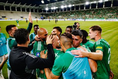 Radomiak oyuncuları PKO BP Ekstraklasa maçında Jan Grzesik 'ten Radomiak Radom ve Pogon Szczecin (Maciej Rogowski) takımları arasında gol üstüne gol atarken görüldü.)