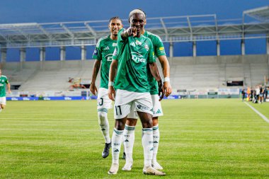 Capita Capemba, PKO BP Ekstraklasa maçında Radomiak Radom ve Pogon Szczecin (Maciej Rogowski) takımları arasında attığı golü kutlarken görülüyor.)