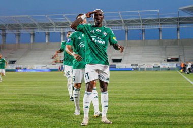 Capita Capemba, PKO BP Ekstraklasa maçında Radomiak Radom ve Pogon Szczecin (Maciej Rogowski) takımları arasında attığı golü kutlarken görülüyor.)